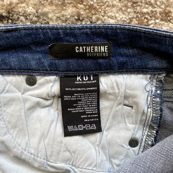 Kut From The Kloth Size 4 Jeans with Distressed Knee - Picture 4 of 6